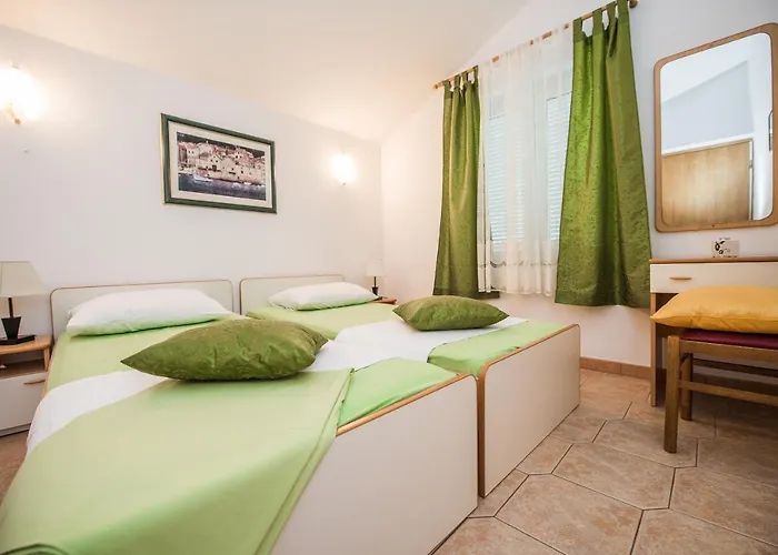 Botanica דירה רוגוזניצה