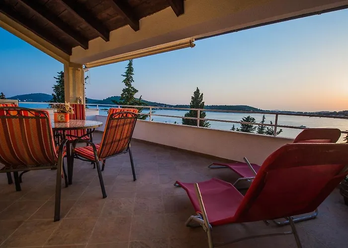 Botanica Рогозница