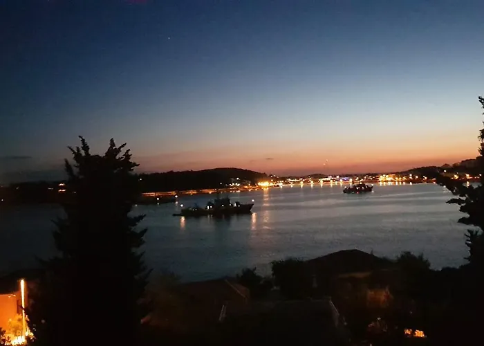 Botanica Рогозница